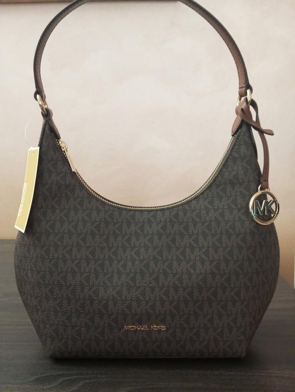 Michael Kors MAYA Small – Borsa a spalla a mezzaluna marrone