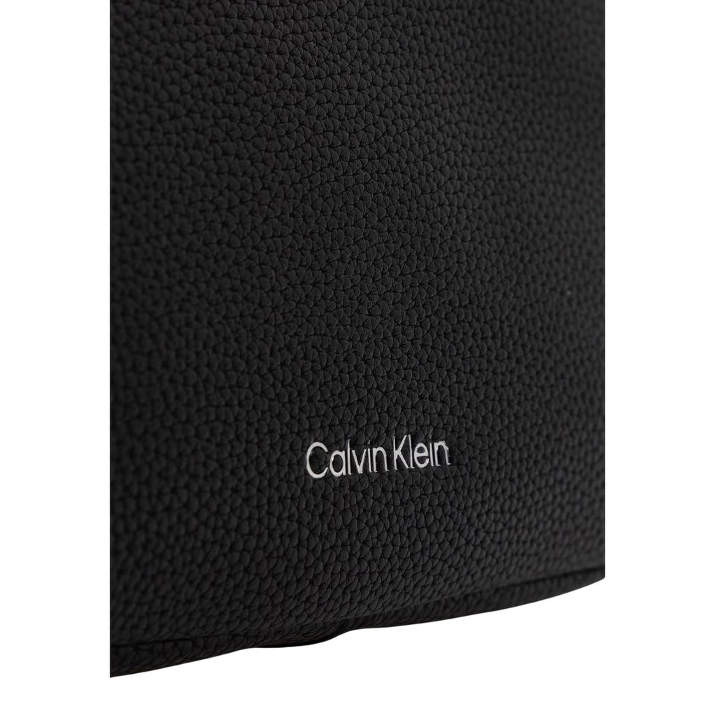 Calvin Klein Borsa Donna Camera Nera Con Cerniera Webbing 2X Strap Tracolla Regolabile Tasche Interne