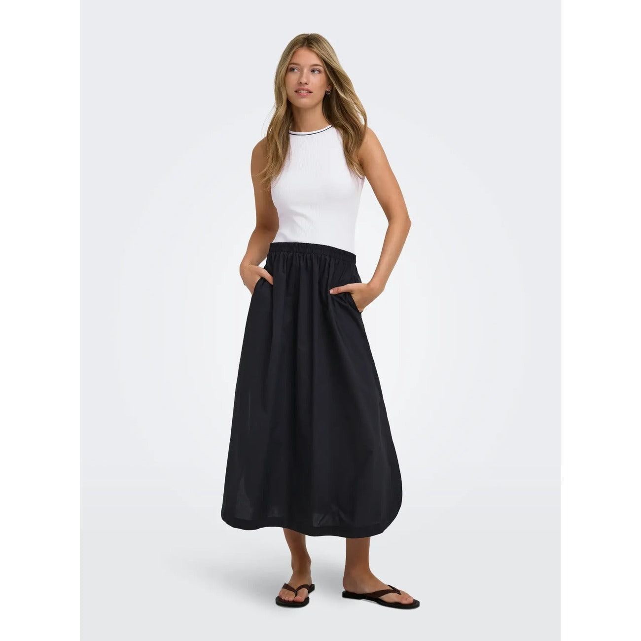 Only Abito Donna Smanicato Nero Cotone Elasticizzato Con Tasche